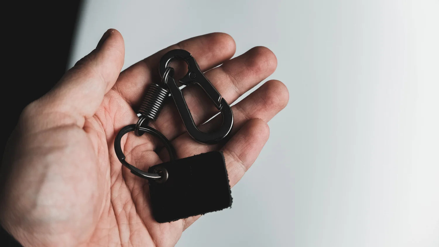 Minimal Hanger