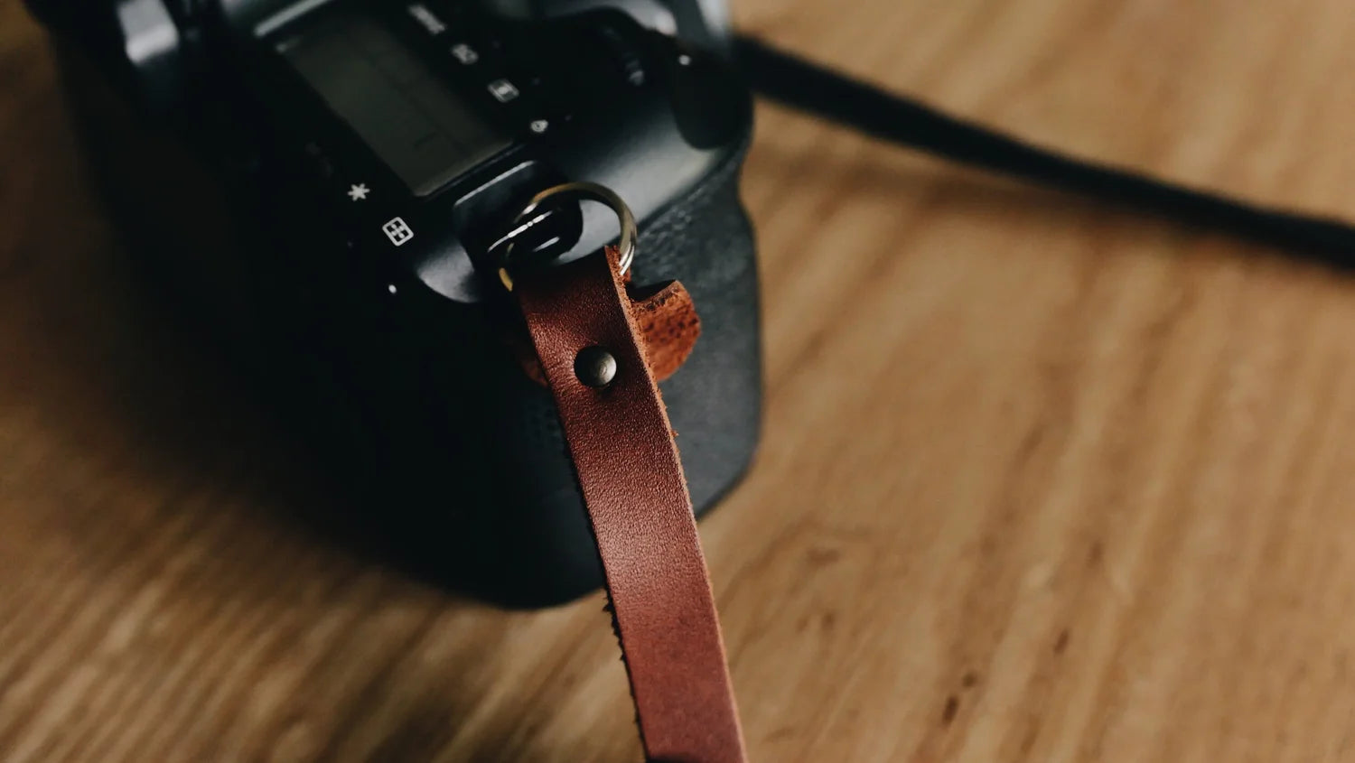 Seamless Camera Strap