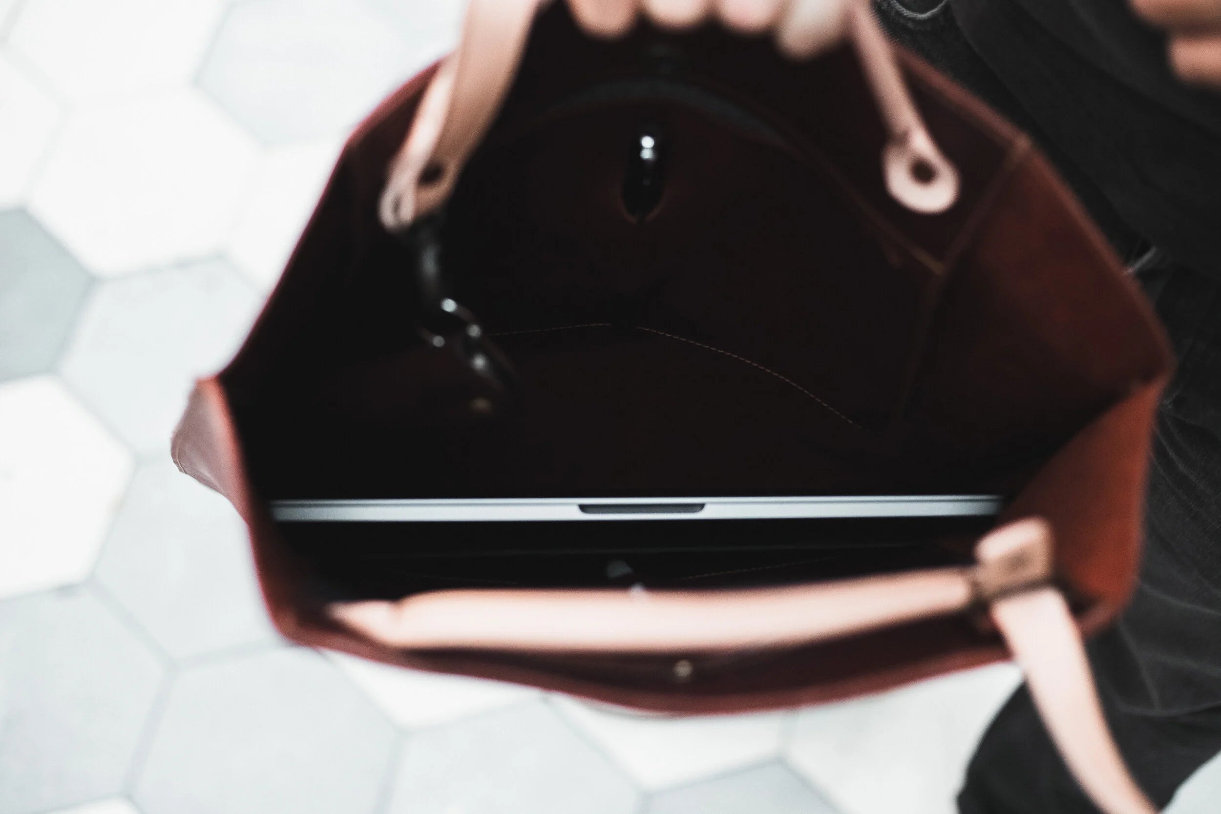 Minimal Tote