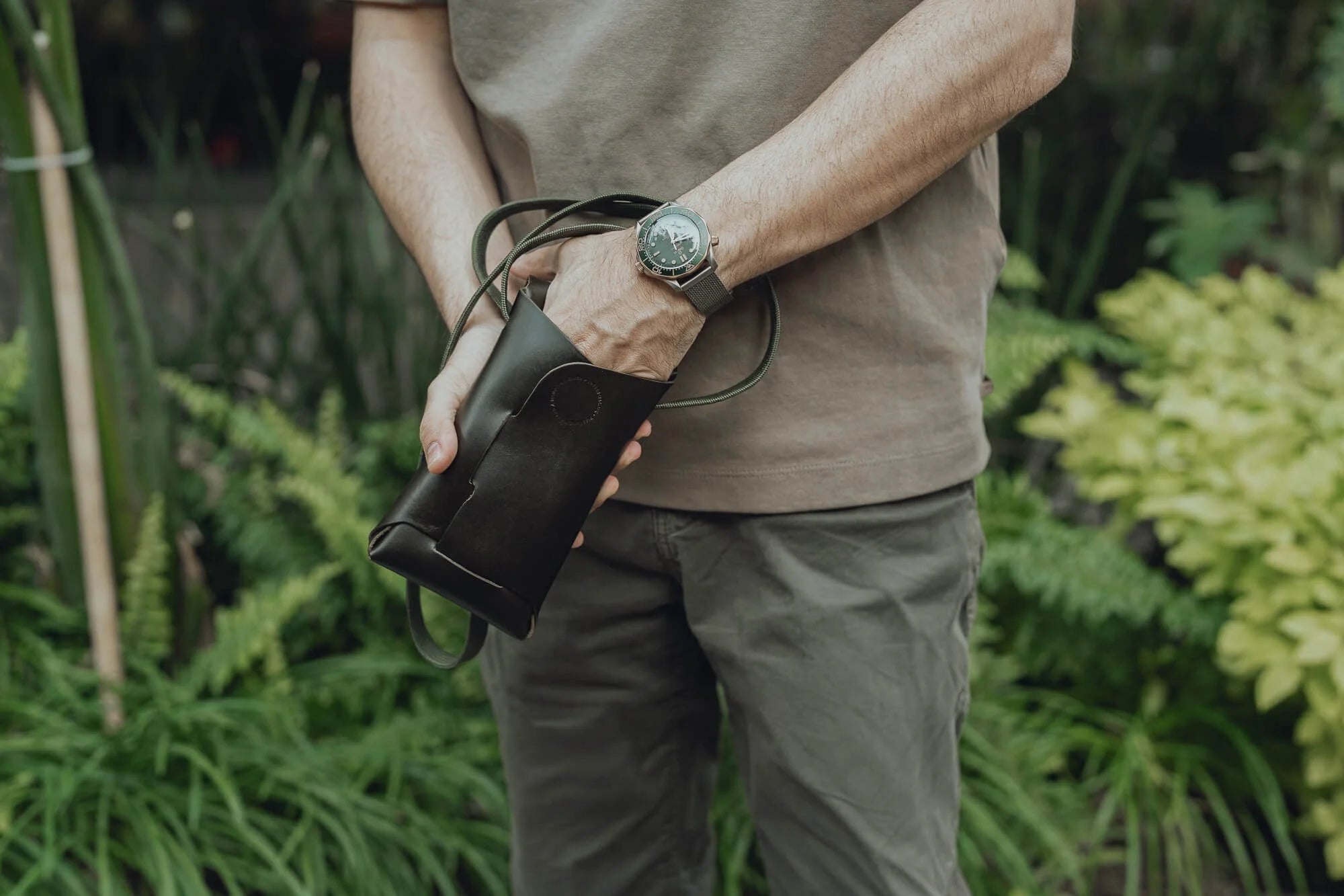 Seamless Phone Bag — Olive Green Limited Edition, vista 6