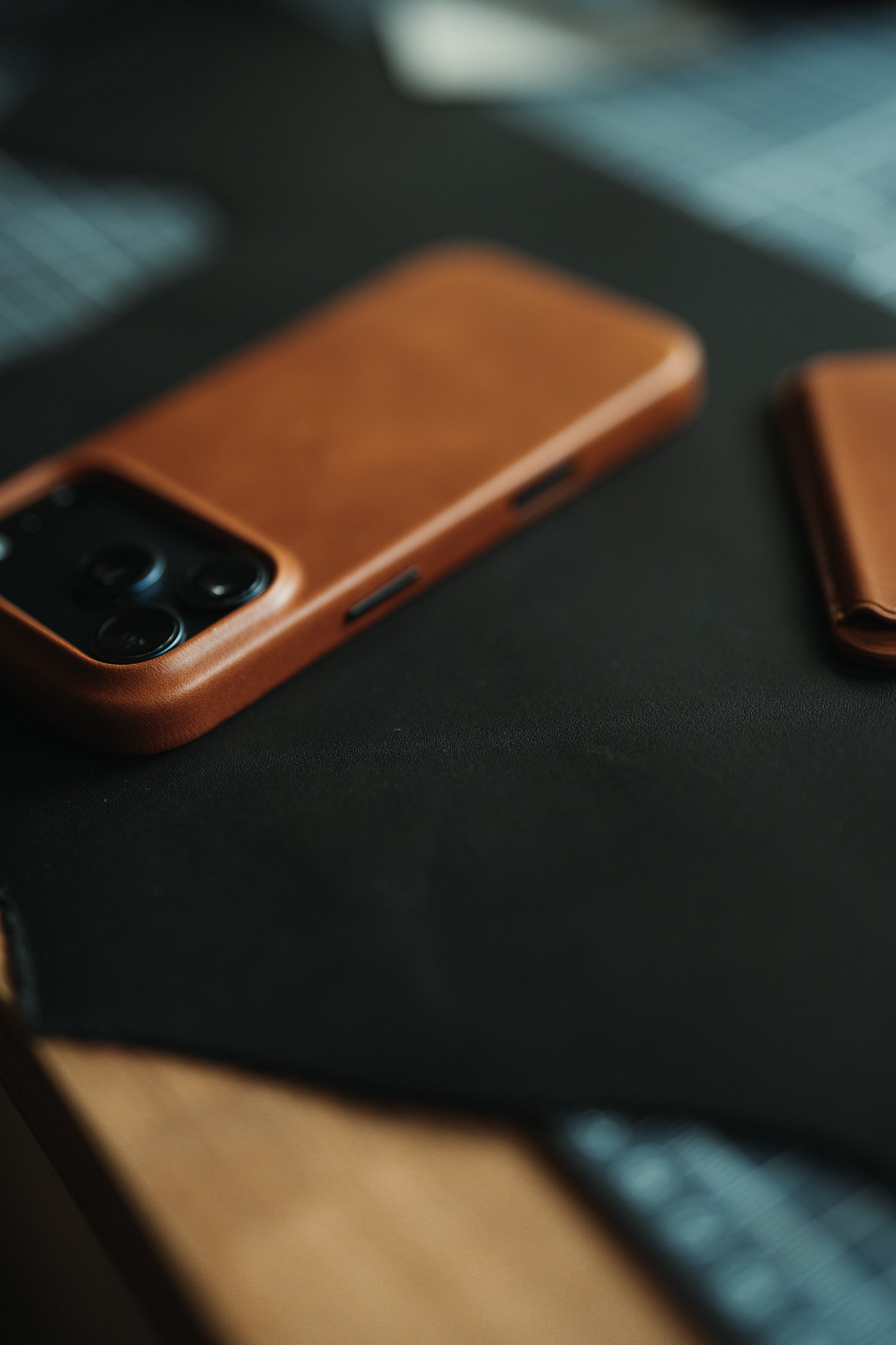 MagSafe Leather Case (iPhone)