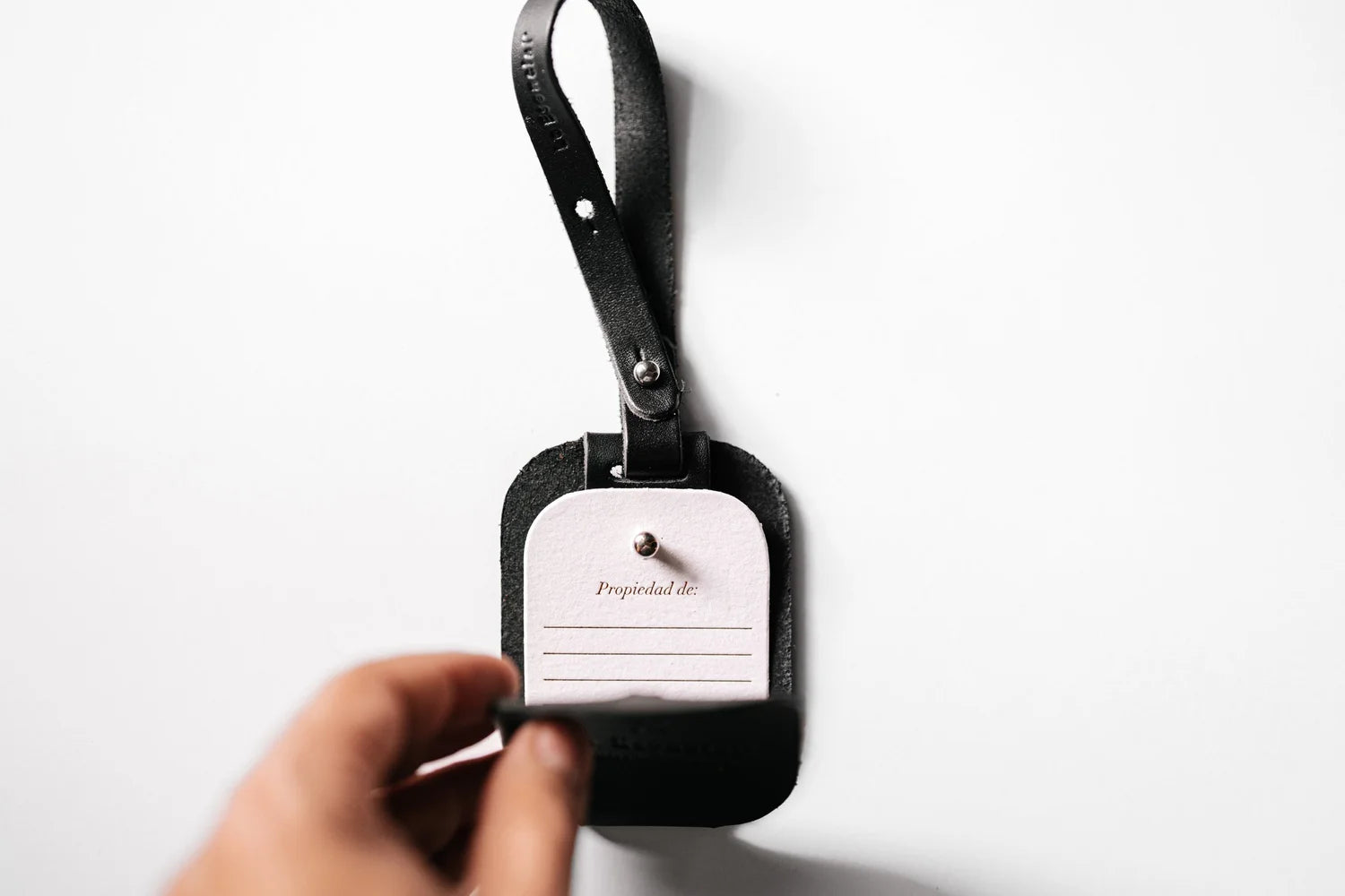 Seamless ID Tag