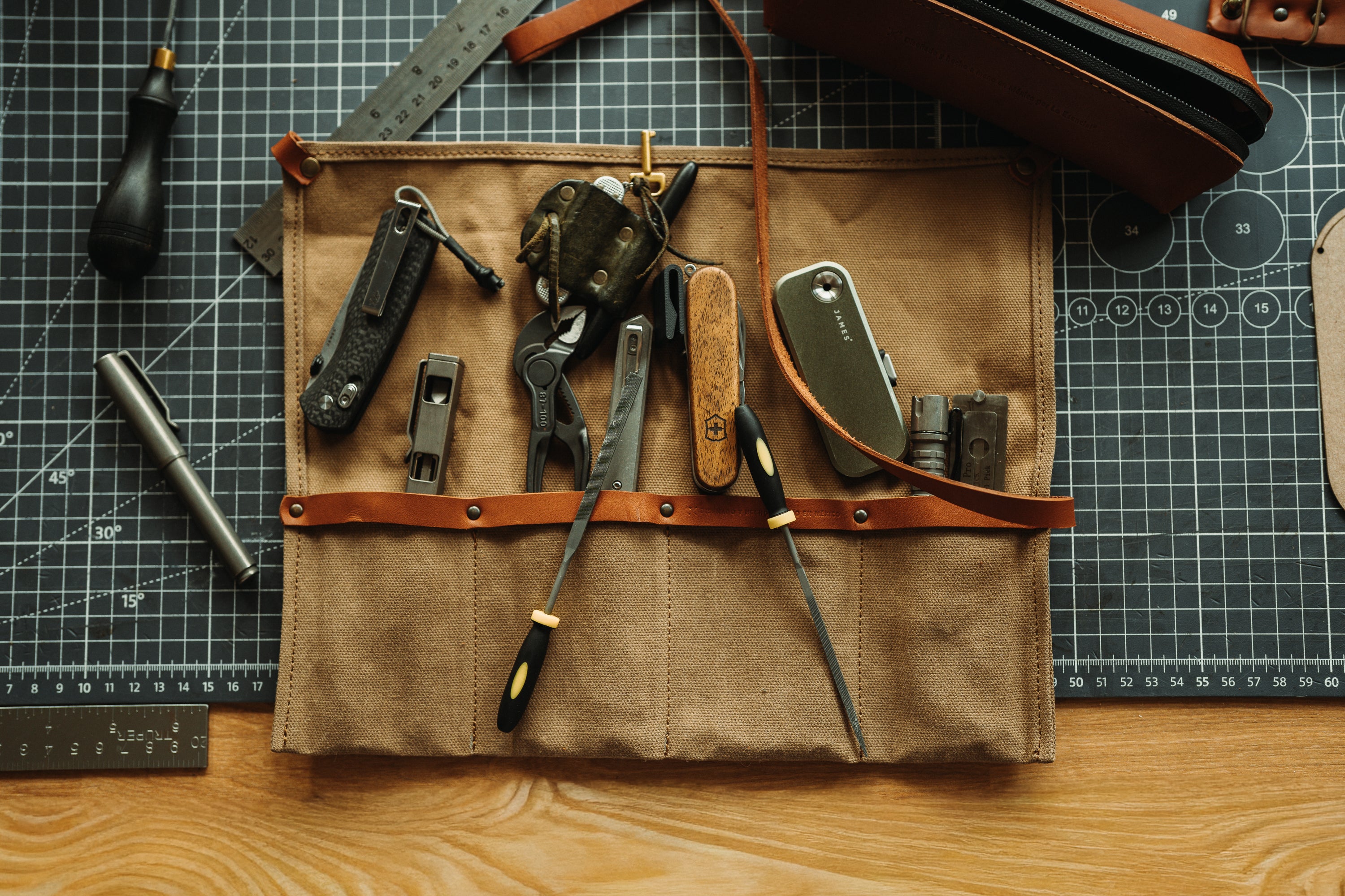 Canvas Tool Roll