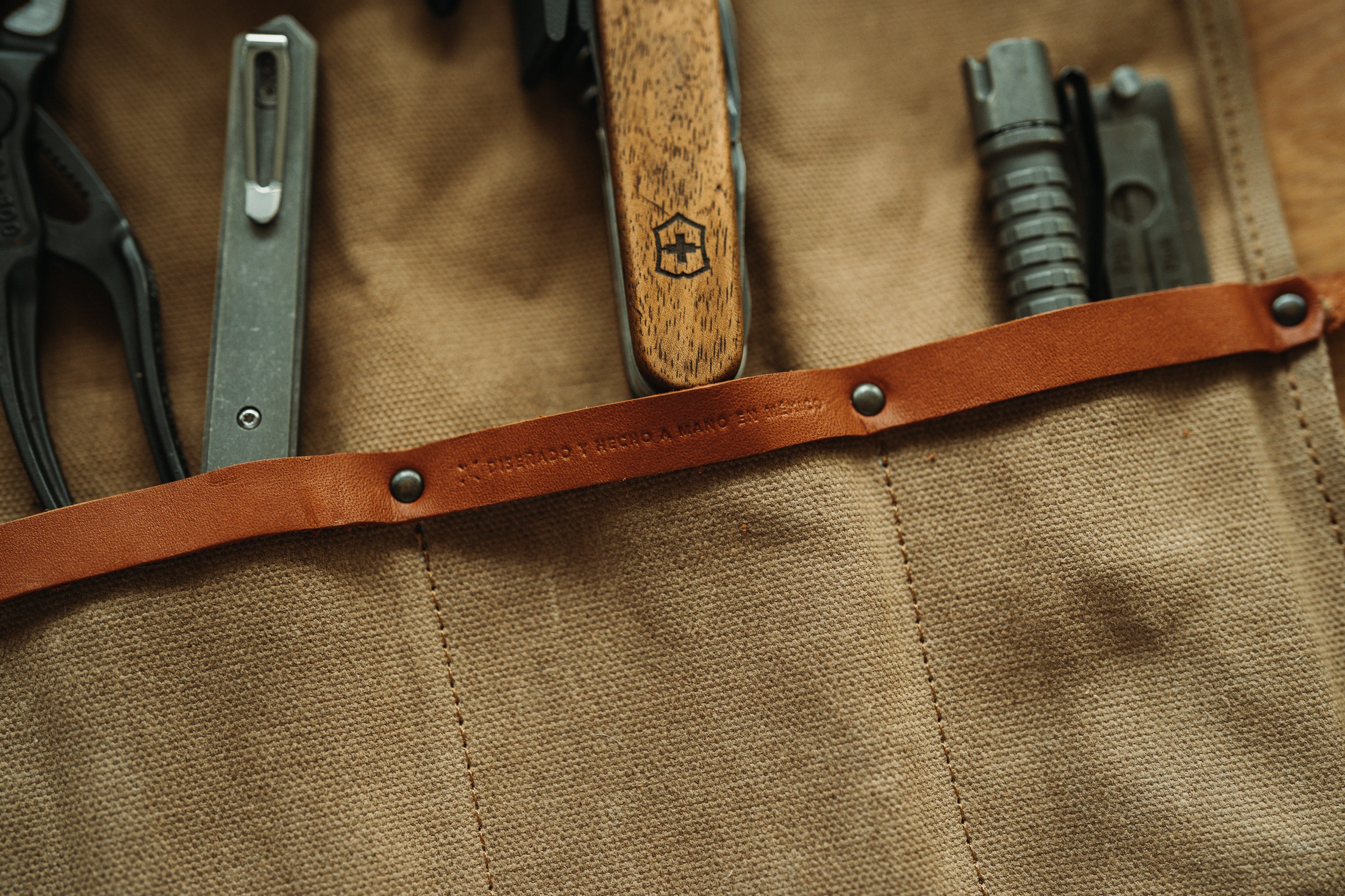 Canvas Tool Roll