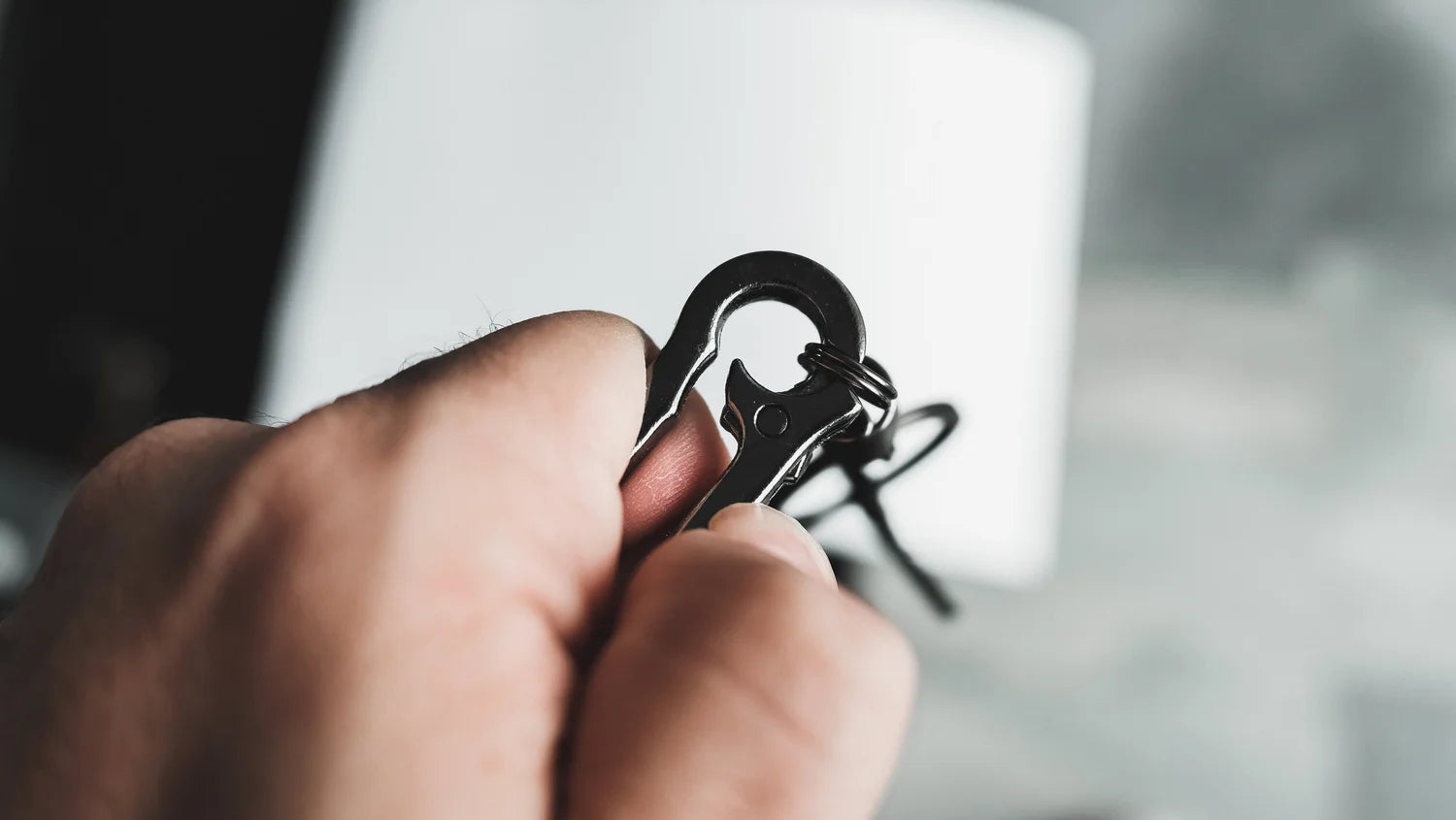 Minimal Hanger