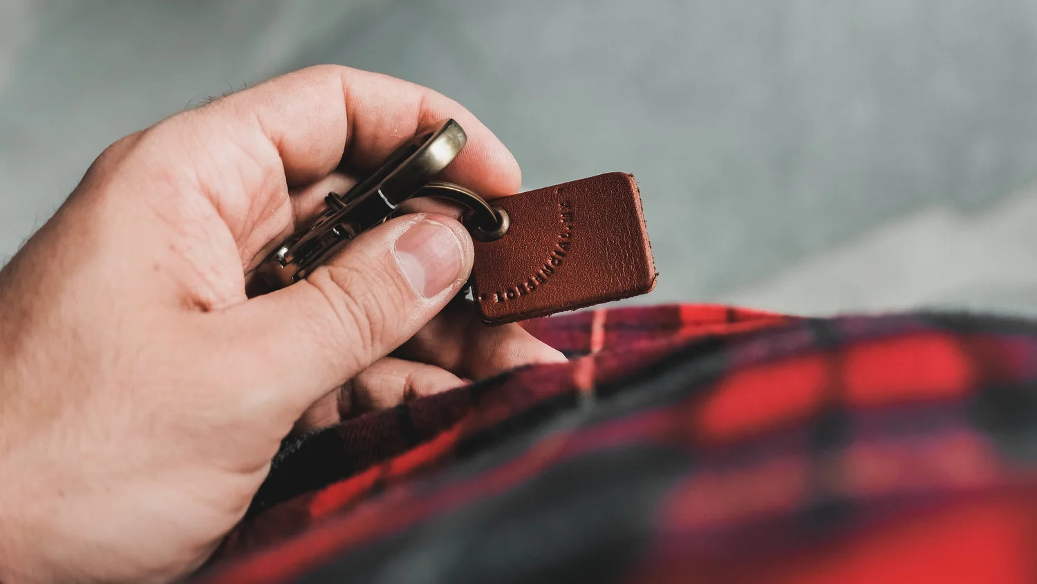 Minimal Hanger