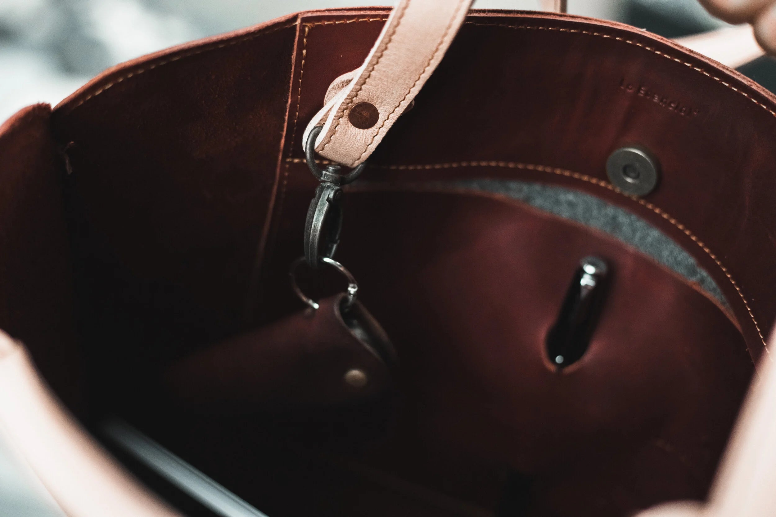 Minimal Tote