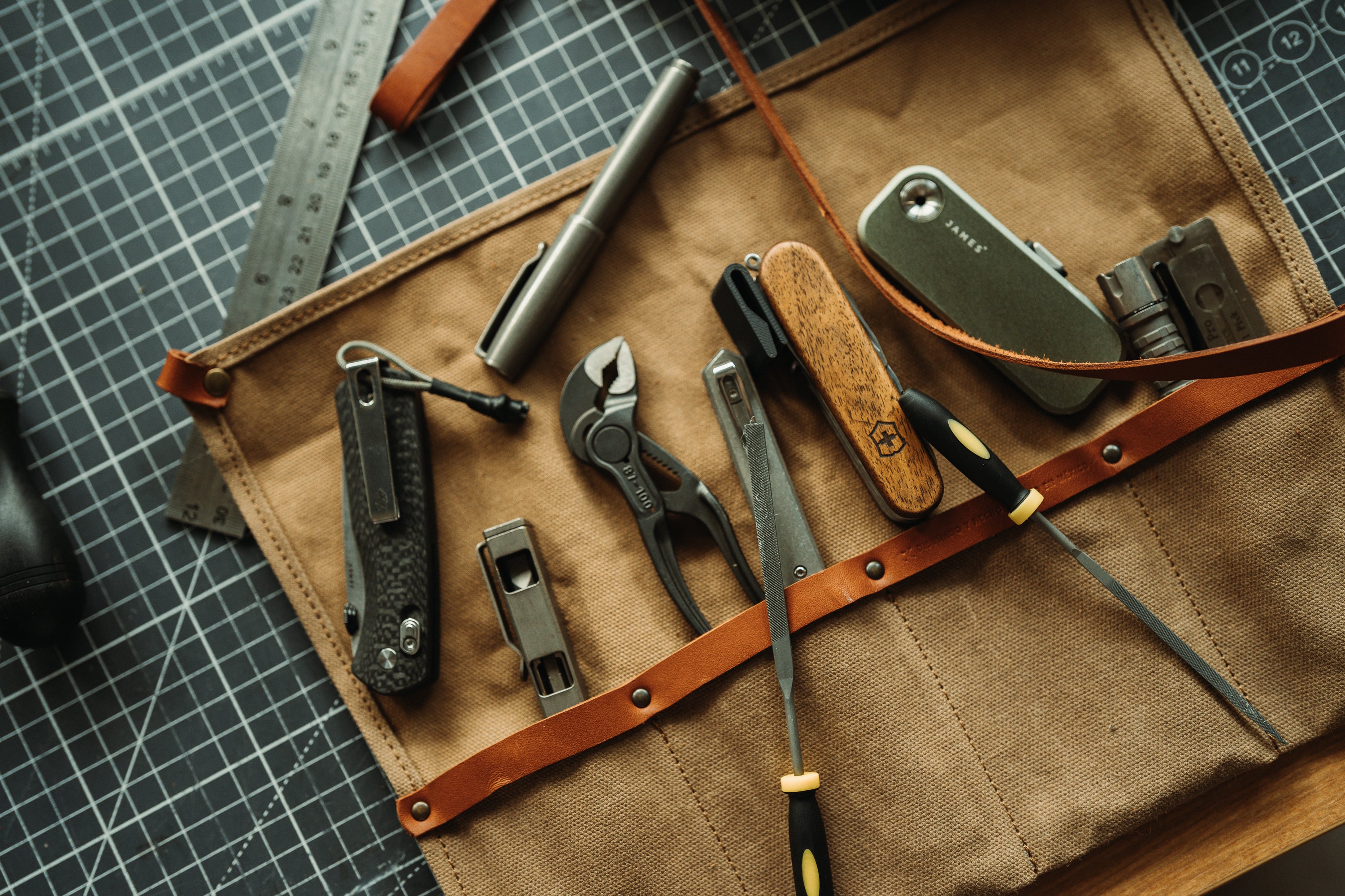 Canvas Tool Roll