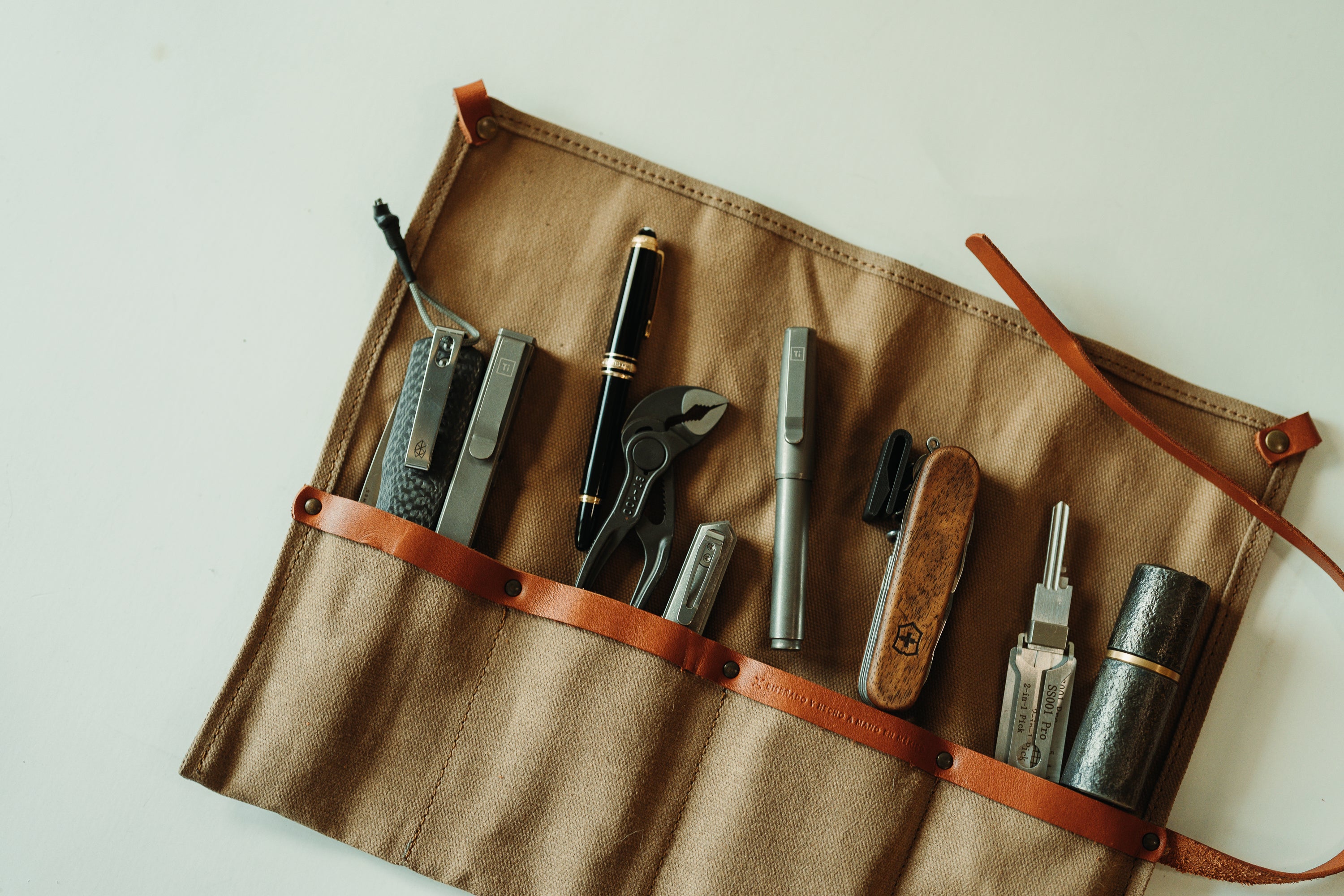 Canvas Tool Roll