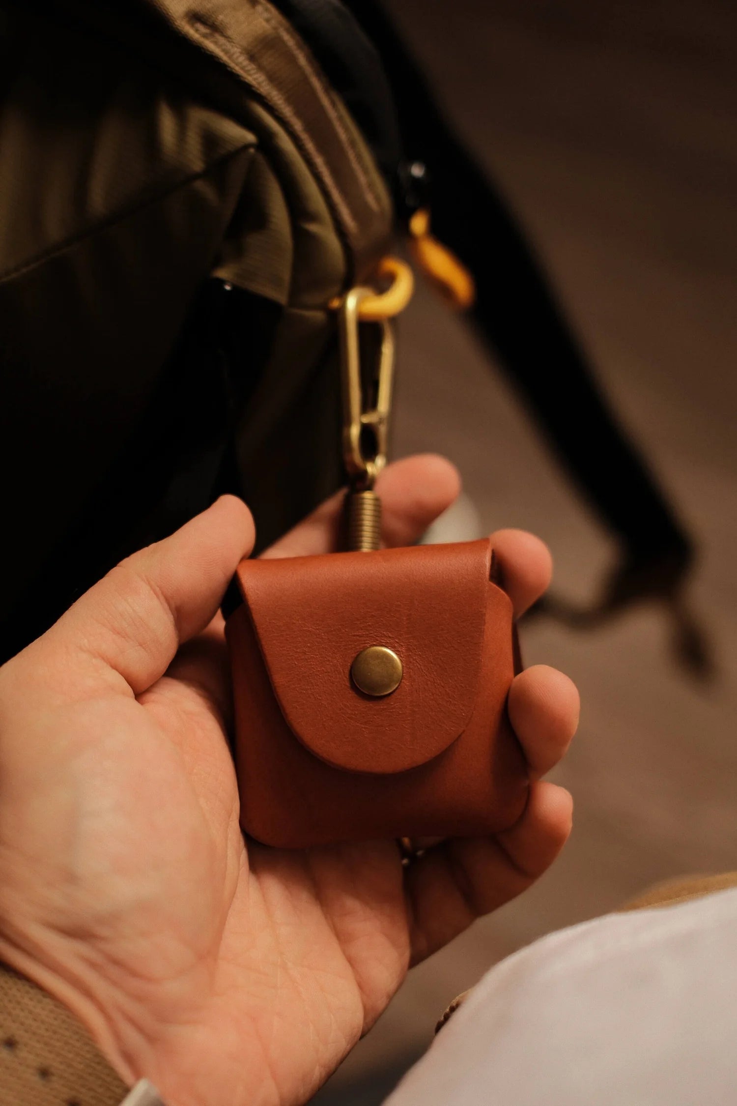Minimal Hanger